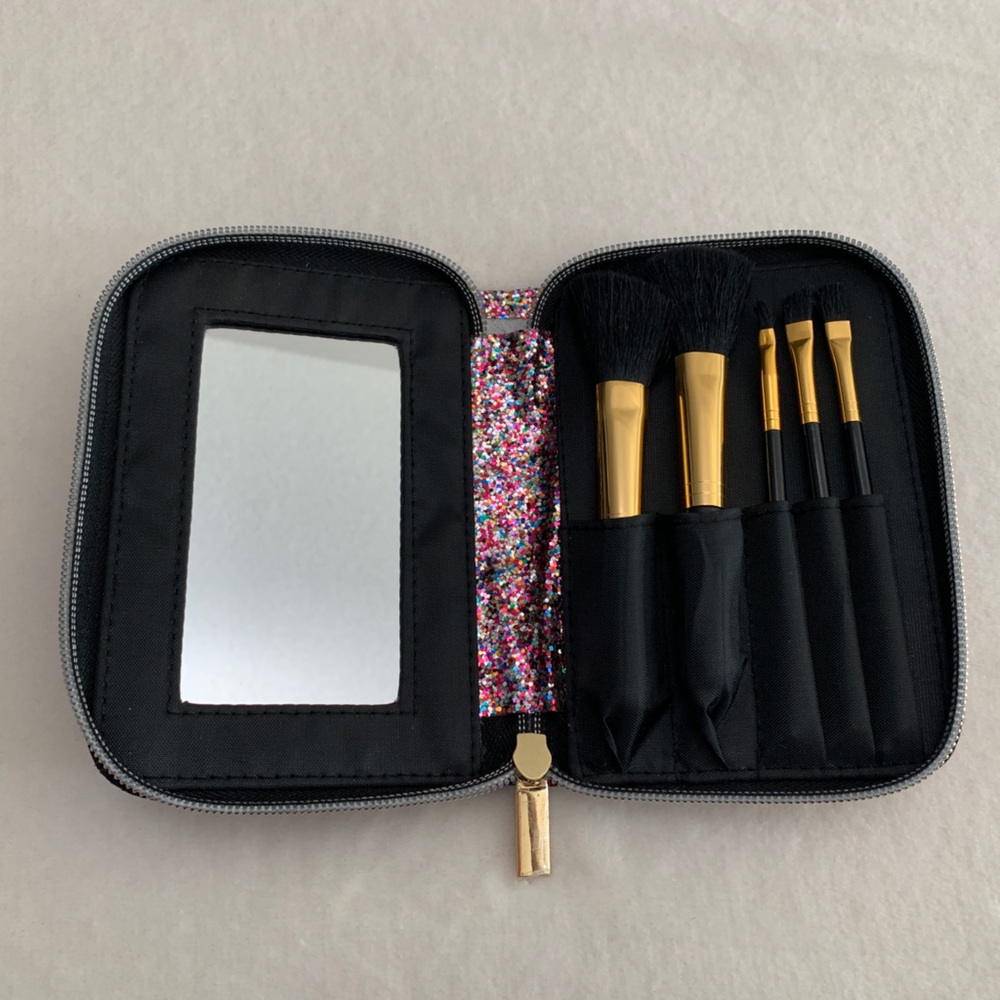 🇨🇦 Makeup Brushes - with Sparkly Case and Mirror Inside